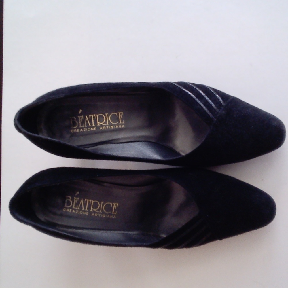 Preworn women's square heel elegant shoes black swaid size 37.5 made in ITALY